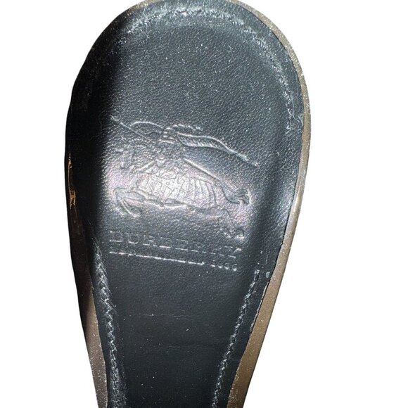 Burberry Patent Leather Brown Closed Toe Size 38 European Pre-Owned Good Cond - Picture 8 of 11